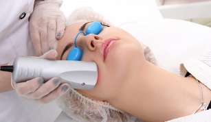 rajeunissement de la peau du visage au laser